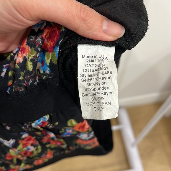 Ruched Black Floral Bodycon Dress - Picture 7 of 9